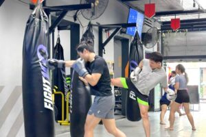 Giá tập boxing bao nhiêu một tháng? Cách tìm phòng học giá rẻ tại TPHCM mà vẫn chất lượng
