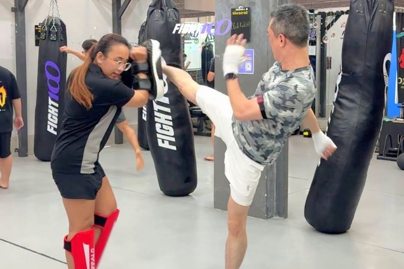 Tập kickboxing giúp hình thành kỹ năng tự vệ