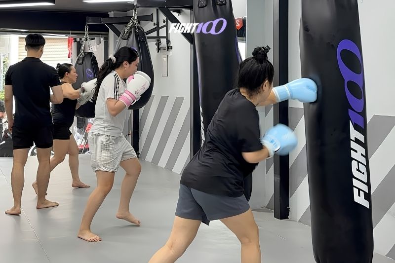Tập kickboxing cho nữ tại TP.HCM - Rèn vóc dáng, nhẹ tinh thần 4 Lợi ích khi nữ tập kickboxing