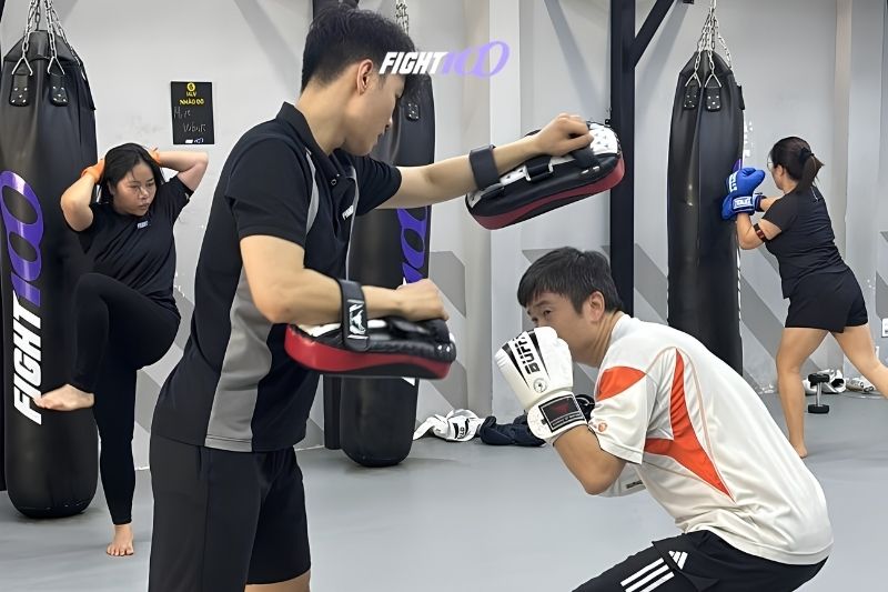 Học Boxing có lợi ích gì? 8 tác dụng đối với thể chất và tinh thần 4 Học boxing giúp rèn luyện phản xạ và khả năng phối hợp tay - mắt