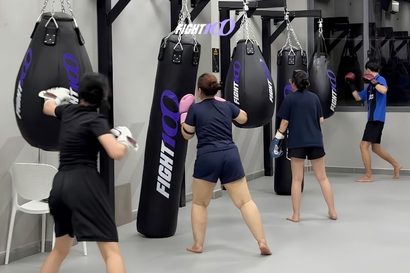 Học Boxing có lợi ích gì? 8 tác dụng đối với thể chất và tinh thần 5 Tập boxing giúp giải tỏa căng thẳng (Stress)