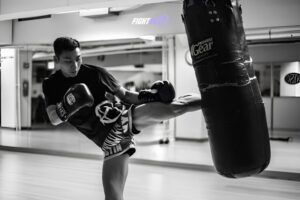 Hướng dẫn cách tập Kickboxing tại nhà cho người mới bắt đầu