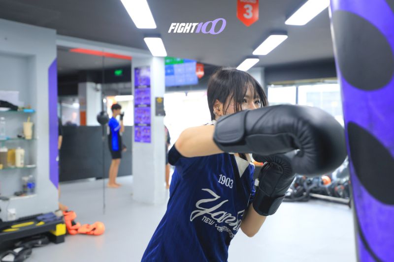 Nên học Boxing hay MMA