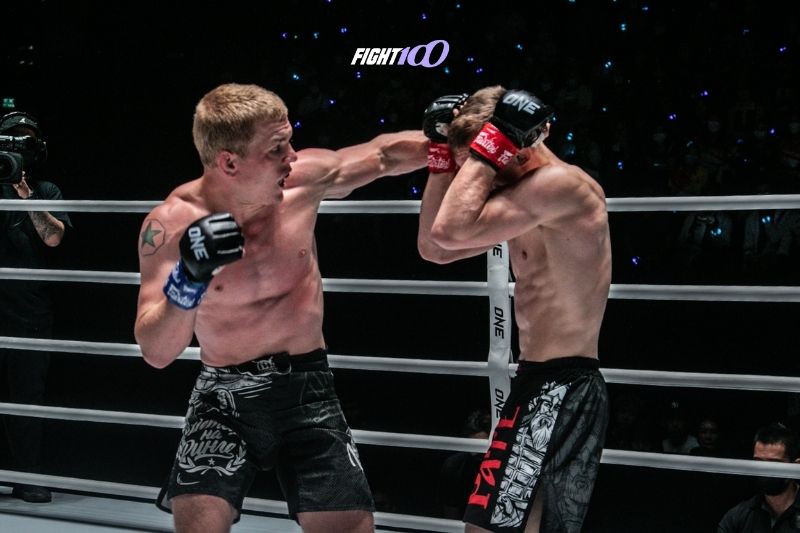Tổng hợp 20+ combo boxing từ cơ bản đến nâng cao 3 Combo đòn 1-2-3, Jab, Cross và Hook trái